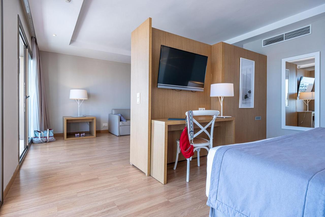 Junior Suite mit Meerblick (3 Erwachsene + 1 Kind)