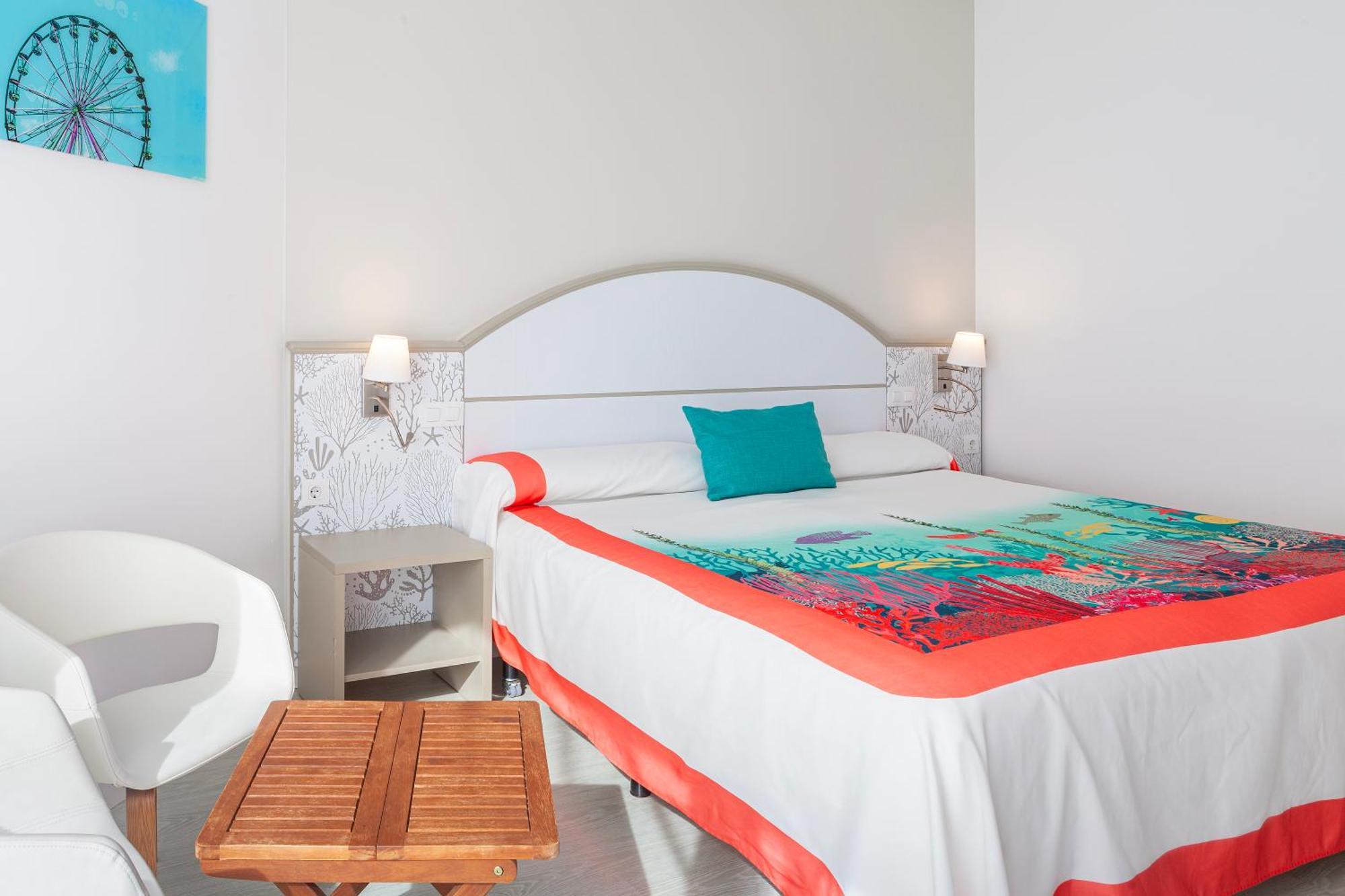 Doppelzimmer mit seitlichem Meerblick